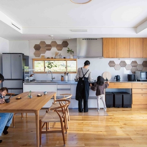 〝家族らしさ〟を詰め込んだ 自然豊かな景観になじむ平屋の家